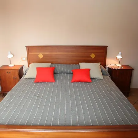 La Contessa Aparthotel